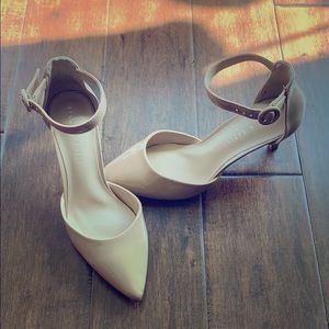 Kelly & Katie nude patent heels, size 7.5